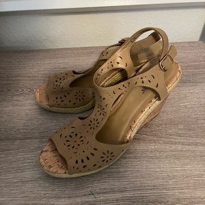 Women’s 8 1/2 sandals